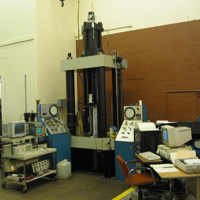 Triaxial Press